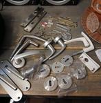 Diverse Deurbeslag Setjes, Doe-het-zelf en Verbouw, Hang- en Sluitwerk, Ophalen, Gebruikt, Rvs, Klink of Kruk