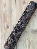 Indonesische handgesneden voetlamp, Ophalen