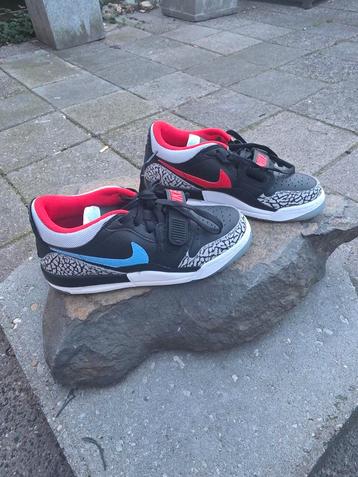 Jordan Schoenen Maat 38.5 beschikbaar voor biedingen