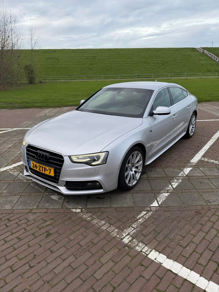 Audi A5 1.8 Tfsi 125KW Sportback 2013 Grijs, Auto's, Audi, Voorwielaandrijving, 4 cilinders, 4 stoelen, 1465 kg