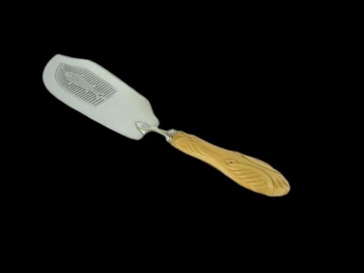 Engels zilveren visschep anno 1806 met fraai gestoken greep, Antiek en Kunst, Antiek | Goud en Zilver, Zilver, Ophalen of Verzenden