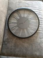 Te koop een wandklok, Huis en Inrichting, Woonaccessoires | Klokken, Ophalen, Zo goed als nieuw, Analoog, Wandklok
