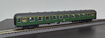 Ade 3084 - Sneltreinrijtuig Aym401 exact 1/87 beschikbaar voor biedingen