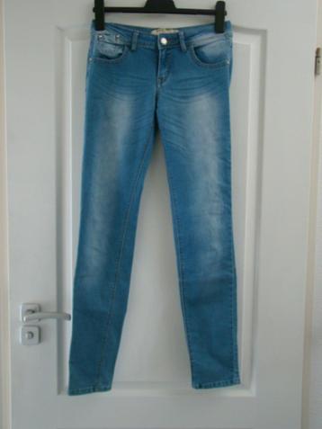 Hele mooie spijkerbroek / in perfecte staat / maat 38 beschikbaar voor biedingen