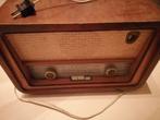 Oude lampenradio, komt krakend geluid uit (lampje stuk? ), Antiek en Kunst, Antiek | Tv's en Audio, Ophalen