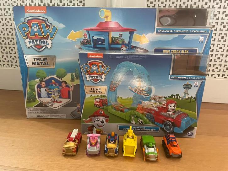 Paw Patrol True Metal uitkijktoren, rescue set en 6 autos, Kinderen en Baby's, Speelgoed | Speelgoedvoertuigen, Zo goed als nieuw