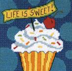 borduurpakket LIFE IS SWEET dimensions needlepoint marti, Nieuw, Handborduren, Ophalen of Verzenden, Borduurpakket