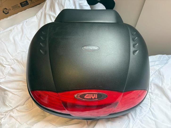 Givi Simply Topkoffer Universeel met Montageplaat, Motoren, Accessoires | Koffers en Tassen, Gebruikt, Ophalen of Verzenden