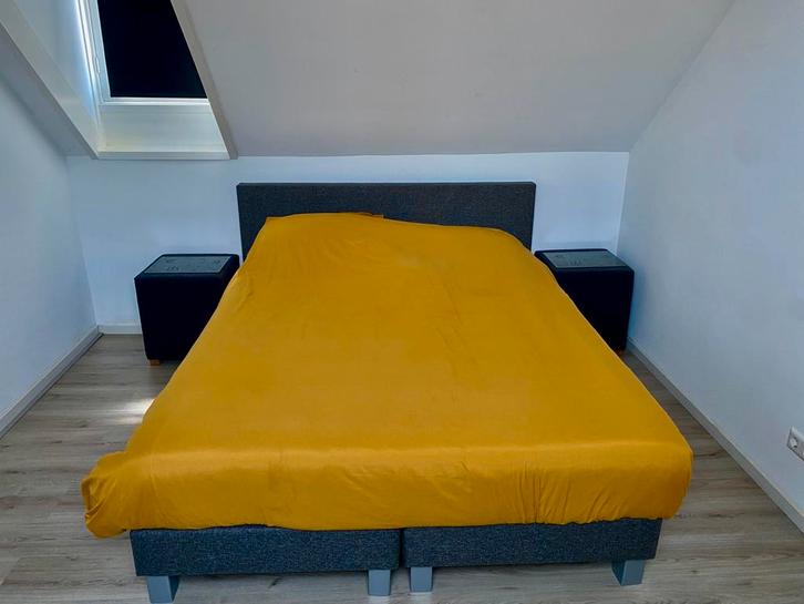 Bed antraciet 160x200 incl. matrassen, Huis en Inrichting, Slaapkamer | Bedden, Zo goed als nieuw, Tweepersoons, 160 cm, 200 cm