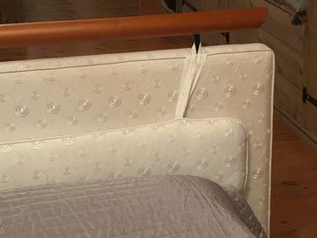 2-persoons boxspringbed beige GRATIS !!! beschikbaar voor biedingen
