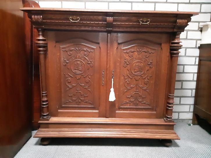Oude eikenhouten kastje - 120cm breed, Antiek en Kunst, Antiek | Meubels | Kasten, Ophalen