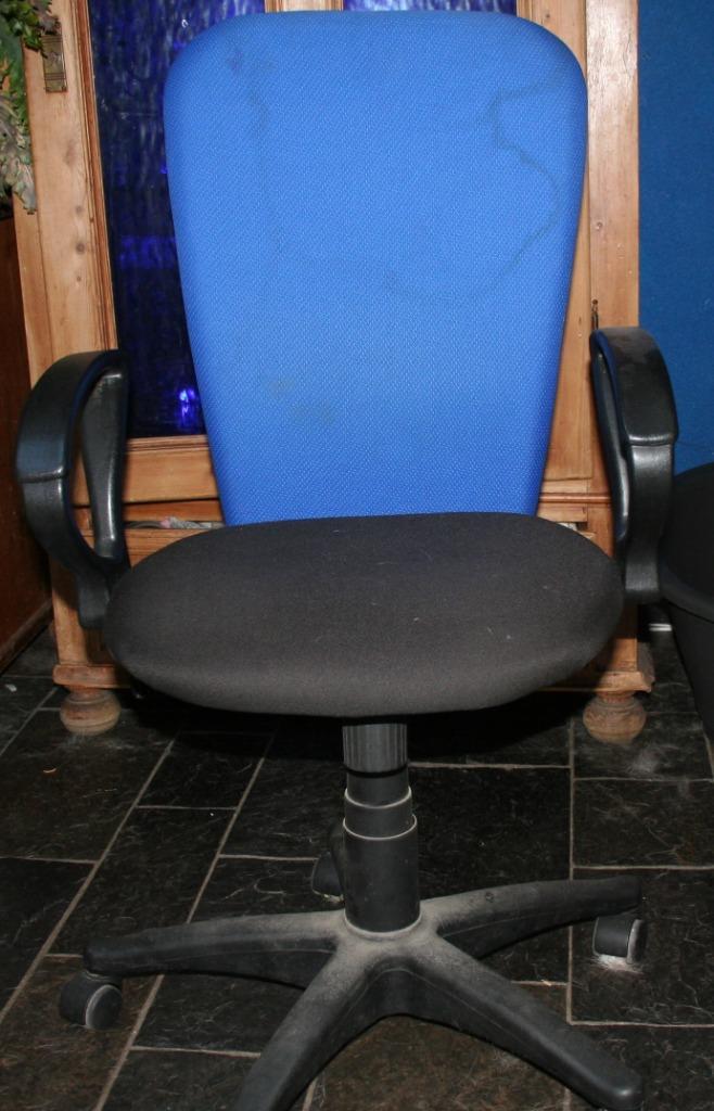 Bureaustoel voor kind en jongere, Huis en Inrichting, Bureaustoelen, Gebruikt, Bureaustoel, Blauw, Ophalen