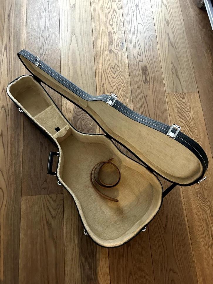 Gitaarkoffer, Muziek en Instrumenten, Behuizingen en Koffers, Zo goed als nieuw, Akoestische gitaar, Ophalen