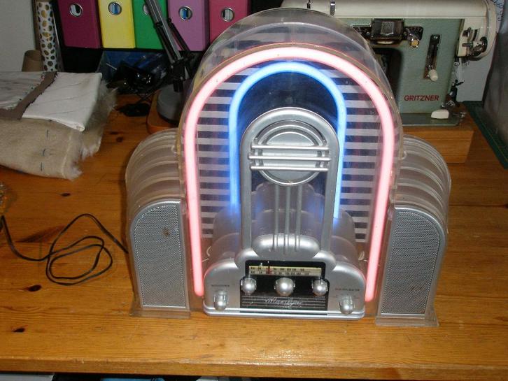 Marilyn model 210 radio ( met neon verlichting ), Audio, Tv en Foto, Radio's, Gebruikt, Radio, Ophalen of Verzenden