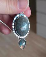 Nieuwe prachtige labradoriet hanger, Sieraden, Tassen en Uiterlijk, Kettinghangers, Ophalen of Verzenden, Nieuw, Zilver, Zilver