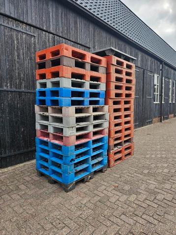 Partij kunststof pallets 1 koop beschikbaar voor biedingen