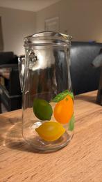 Vintage waterkan met fruitmotief, Huis en Inrichting, Keuken | Servies, Ophalen of Verzenden, Gebruikt, Glas, Overige stijlen