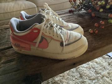 NIKE AIR FORCE beschikbaar voor biedingen