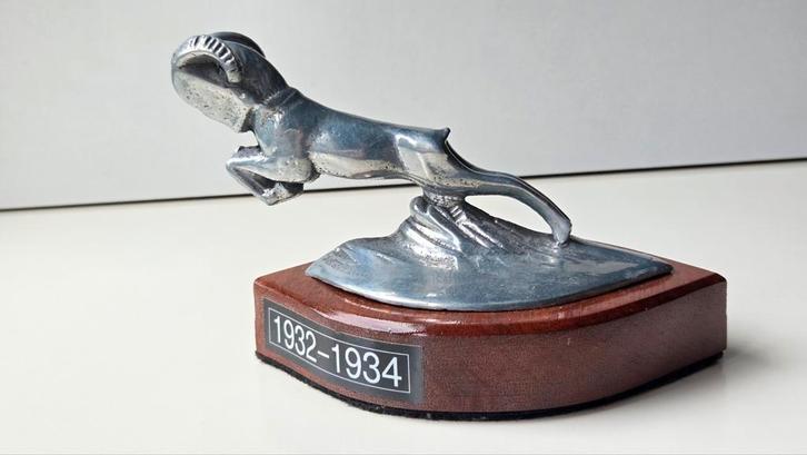 Oude Dodge Ram pick up hood ornament mascotte embleem, Verzamelen, Automerken, Motoren en Formule 1, Gebruikt, Auto's, Ophalen of Verzenden