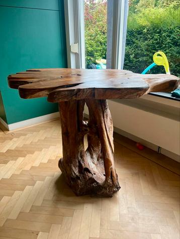 Boomstamtafel beschikbaar voor biedingen