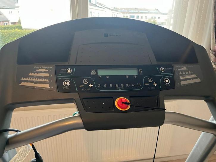 Domyos Essentiële Run Loopband - Gemotoriseerde helling, Sport en Fitness, Fitnessapparatuur, Zo goed als nieuw, Loopband, Benen