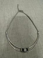 Zilverkleurige ketting met strass, Sieraden, Tassen en Uiterlijk, Ophalen of Verzenden, Gebruikt, Zilver, Met strass