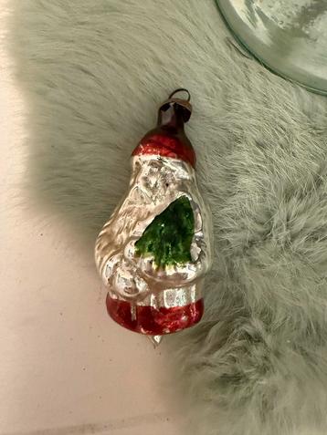 Antieke kleurrijke kerstbal beschikbaar voor biedingen