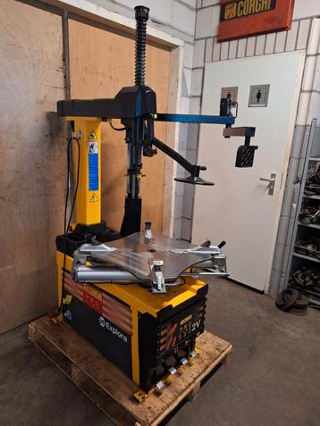 Banden apparaat Corghi proline hulparm 24 inch Bandenmachine beschikbaar voor biedingen