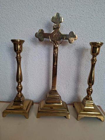 Antiek Kruisbeeld & Kandelaars zwaar Set 19 e eeuws beschikbaar voor biedingen