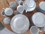 porseleinen servies voor 12 personen nieuw, Antiek en Kunst, Antiek | Servies compleet, Ophalen of Verzenden
