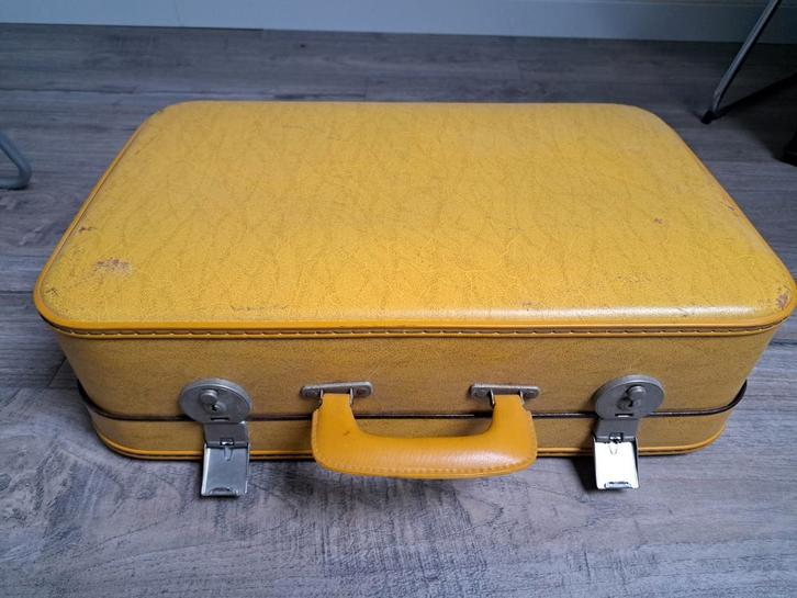 Vintage Okergele Koffer - Jaren 50 Decoratie retro, Sieraden, Tassen en Uiterlijk, Koffers, Gebruikt, Overige materialen, 50 tot 60 cm