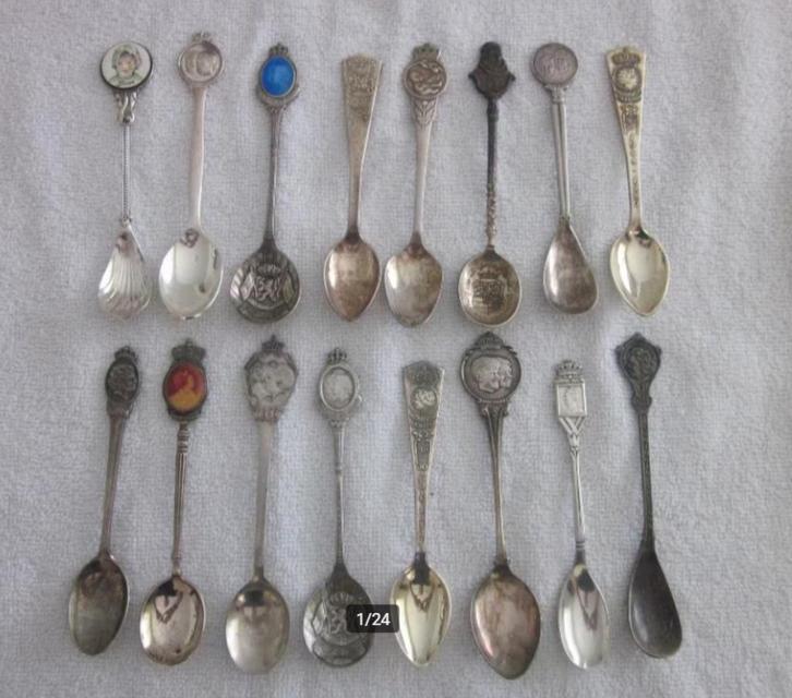 16 lepeltjes Koninklijkhuis zilver en verzilverd., Verzamelen, Koninklijk Huis en Royalty, Gebruikt, Speld(je) of Lepel(tje), Nederland