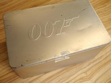 20 stuks dvd box set in blik James Bond beschikbaar voor biedingen