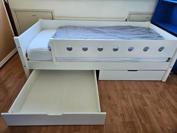 stevig bed kajuitbed 90 x 200 met 2 grote lades 