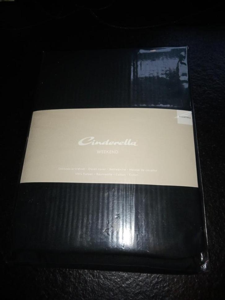 Dekbedovertrek Cinderella weekend black NIEUW, Huis en Inrichting, Slaapkamer | Beddengoed, Nieuw, Dekbedovertrek, Eenpersoons
