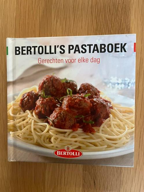Kookboek: Bertolli's pastaboek, Boeken, Kookboeken, Zo goed als nieuw, Ophalen of Verzenden