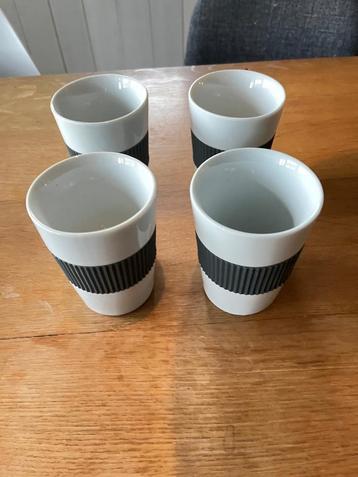Bekers dubbelwandig  beschikbaar voor biedingen