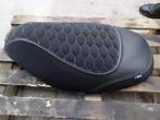 Custom Piaggio Zip Zadel Buddyseat Designo Alcantara Zwart, Ophalen, Zo goed als nieuw, PIAGGIO