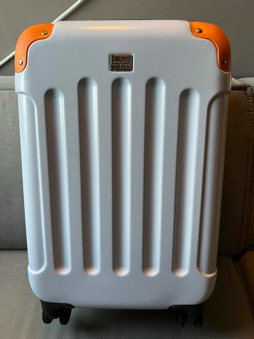 Nationale Postcode Loterij Koffer beschikbaar voor biedingen