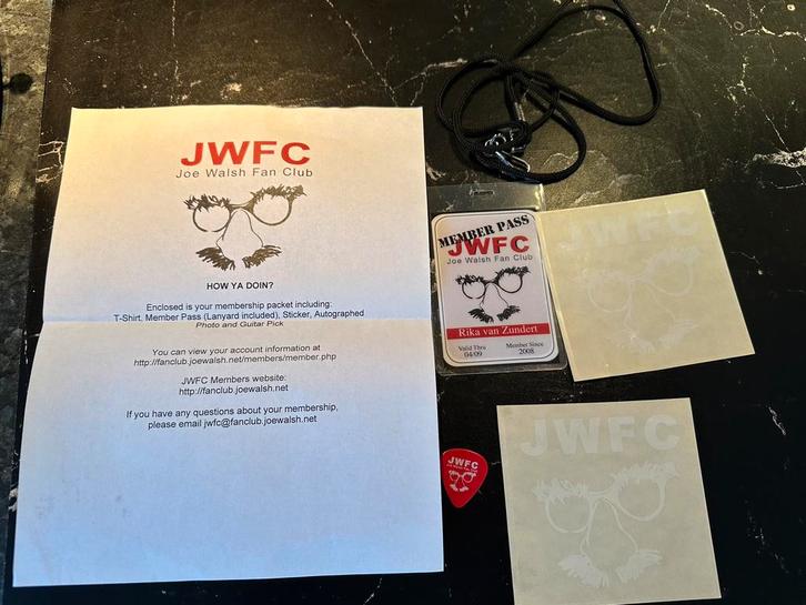 Plectrum Of Guitar Pick Joe Walsh , stickers  Joe Wash, Verzamelen, Muziek, Artiesten en Beroemdheden, Zo goed als nieuw, Gebruiksvoorwerp