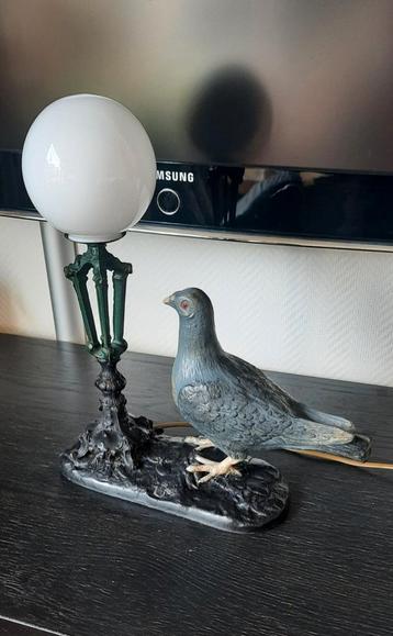 Tafellamp metalen lantaarn met duif, lees de beschrijving  beschikbaar voor biedingen