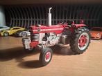 Massey ferguson 1080, Hobby en Vrije tijd, Modelauto's | 1:32, Ophalen of Verzenden, Zo goed als nieuw, Tractor of Landbouw, Universal Hobbies