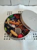 Oud Blikje met knopen, Hobby en Vrije tijd, Ophalen of Verzenden, Gebruikt, Knoop of Knopen