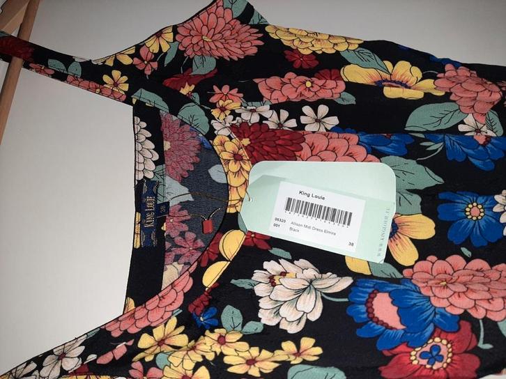 Nieuwe midi jurk King Louie Allison Elmira 38 M met kaartje, Kleding | Dames, Jurken, Nieuw, Maat 38/40 (M), Onder de knie, Ophalen of Verzenden