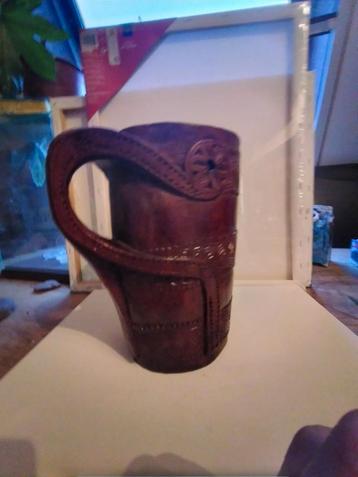 Vintage Houten Kan met Oor beschikbaar voor biedingen