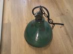 Vintage industriële emaille  hanglamp groen, Huis en Inrichting, Lampen | Hanglampen, Ophalen, Gebruikt, Minder dan 50 cm