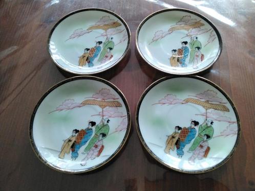 4 antieke bordjes van japans keramiek, Antiek en Kunst, Antiek | Porselein, Ophalen of Verzenden
