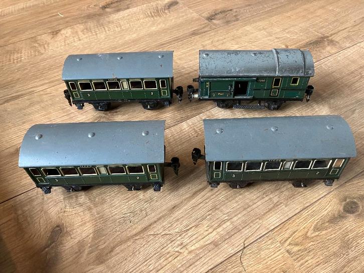 Marklin Spoor O : 4 wagons, Antiek en Kunst, Antiek | Speelgoed, Ophalen of Verzenden