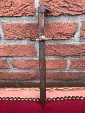 antieke dolk WO1?, stormdolk? bodemvondst, info gevraagd beschikbaar voor biedingen