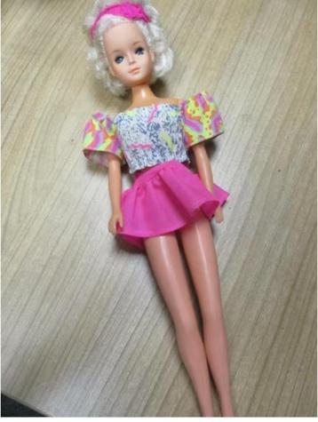 VINTAGE BETTY TEEN DOLL TONG beschikbaar voor biedingen